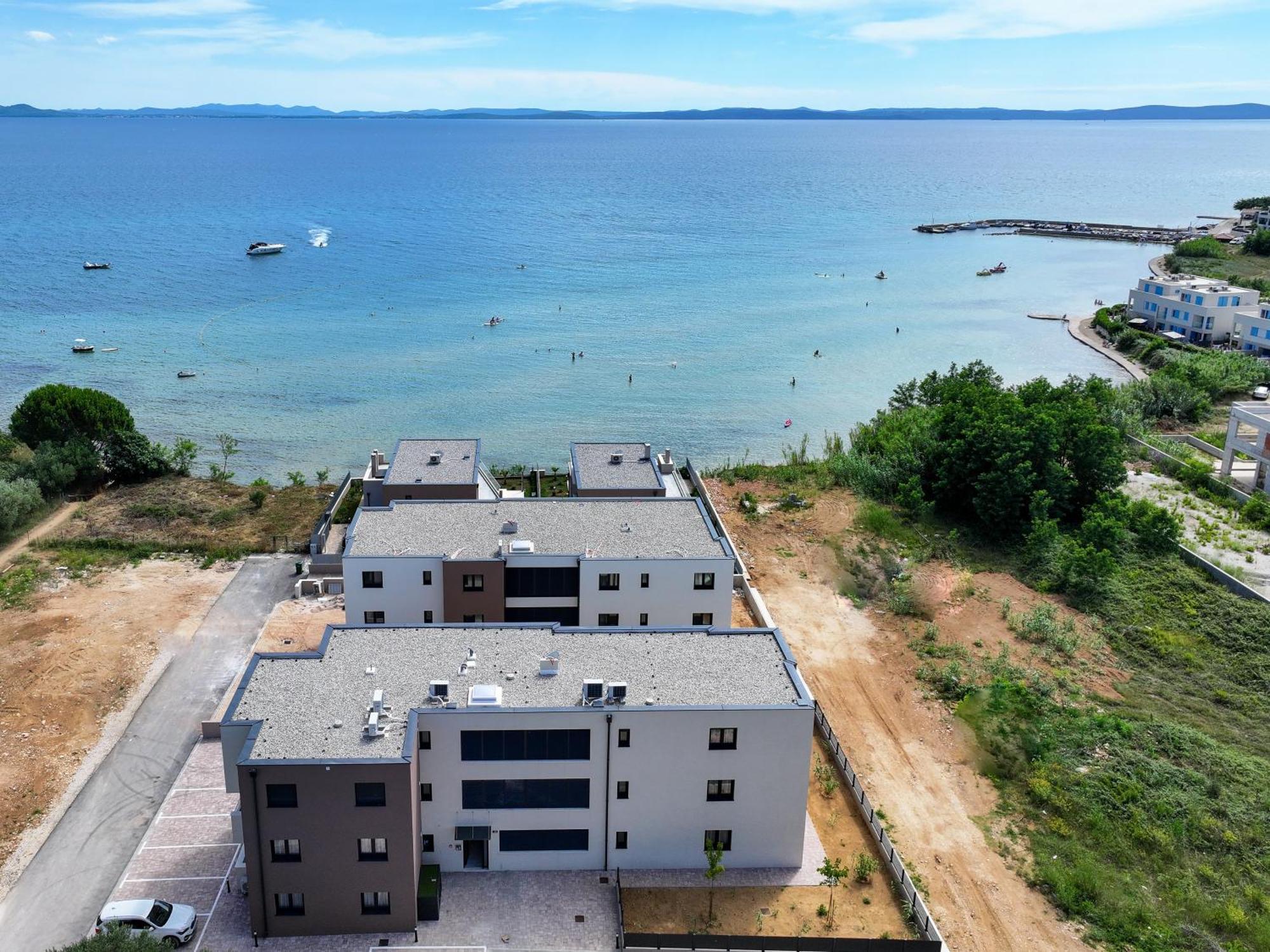 Deluxe Apartments Privlaka On The Sand Esterno foto